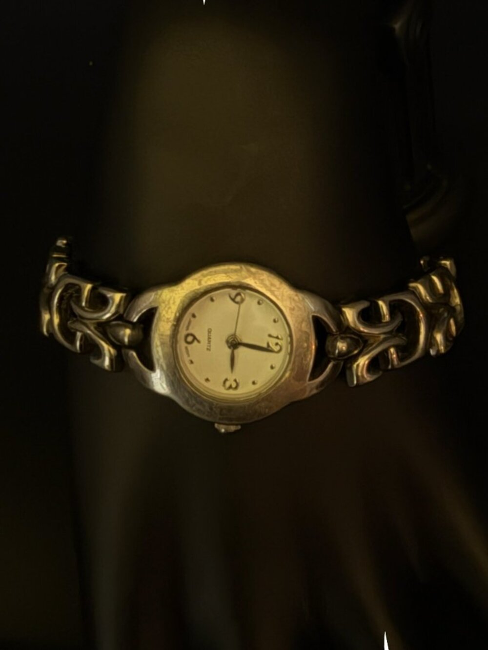 Vintage Womens Stainless Steel Quartz Watch Decorative Band Mother of Pearl Face